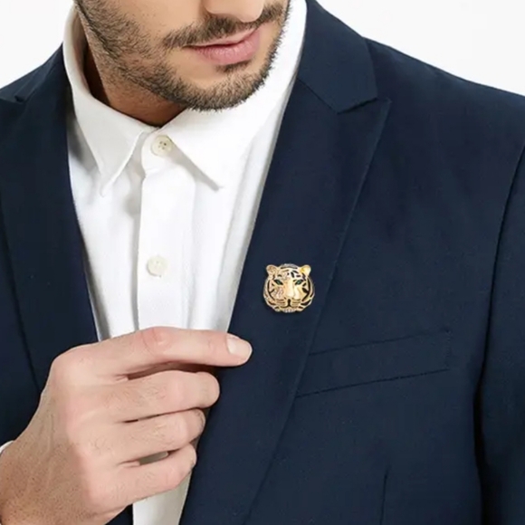 Water Tiger Brooch Men/Women Unisex Goldtone Jeweled - Picture 4 of 4